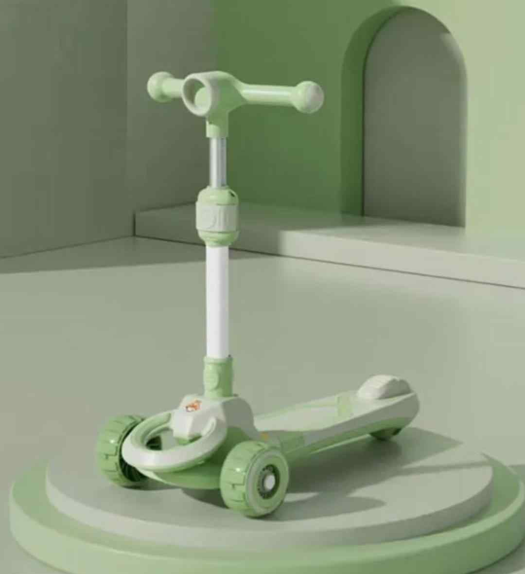 Kids Mint Steering-Wheel-Style Kick Scooter SKTY-381